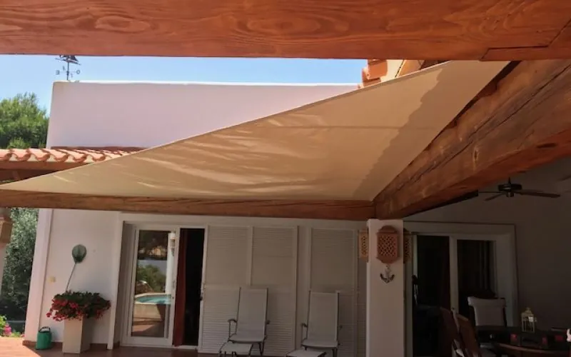 Toldos: trabajo de Tapicería Delgado, tapicero en Mahón